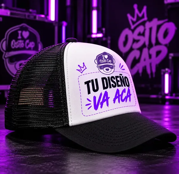 La misma gorra personalizada, vista de costado con la red negra